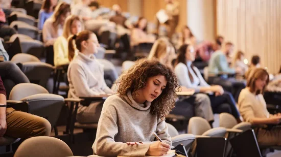 美高等教育专家预测：联邦学生贷款利率或将小幅下调